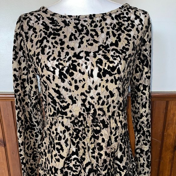Women's Miss Me Black Velvet and Lace Pattern/Cream Top L - Picture 1 of 7